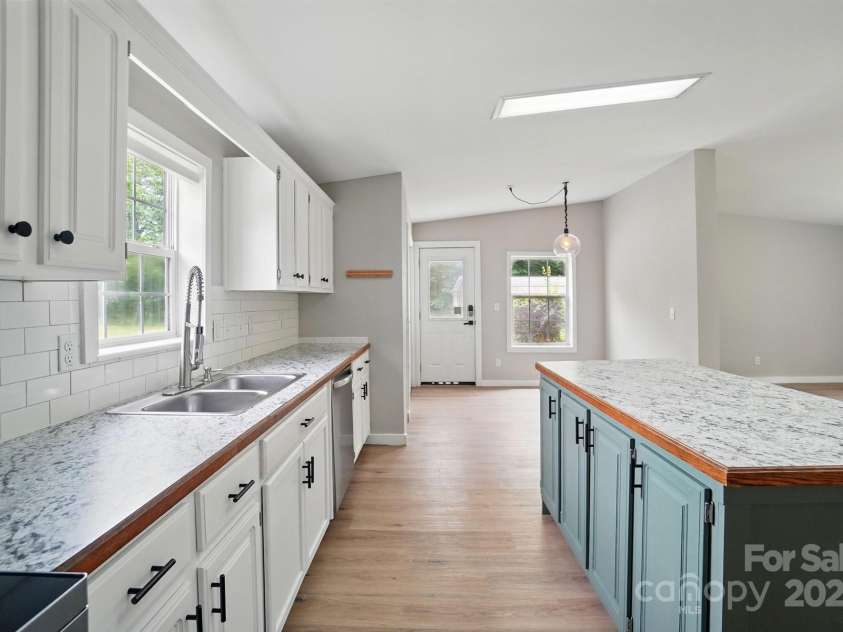 12382 Ritchie Road, Midland, NC 28107.  MLS# CAR4258214, YatesRealty ID 15036. Kitchen-2