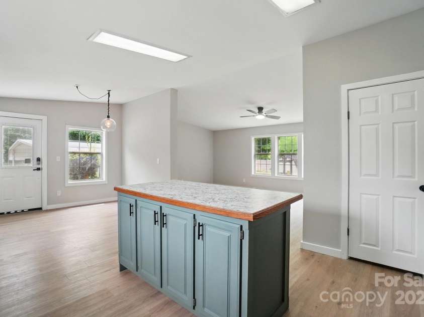 12382 Ritchie Road, Midland, NC 28107.  MLS# CAR4258214, YatesRealty ID 15036. Kitchen-3