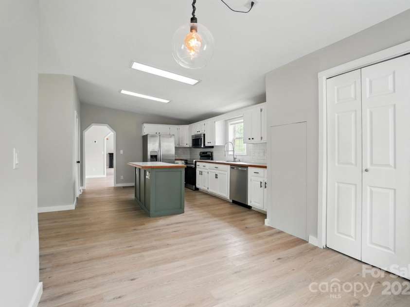 12382 Ritchie Road, Midland, NC 28107.  MLS# CAR4258214, YatesRealty ID 15036. Kitchen from Breakfast Nook