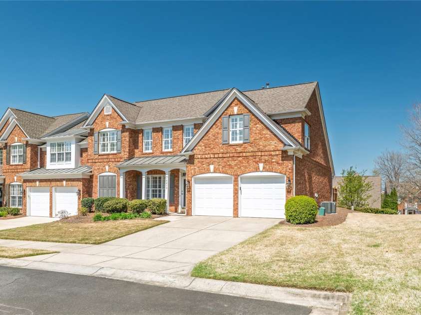 10879 Rogalla Drive, Charlotte, NC 28277.  MLS# CAR4350330, YatesRealty ID 15037. 
