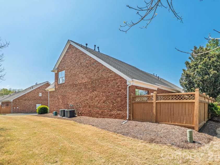 10879 Rogalla Drive, Charlotte, NC 28277.  MLS# CAR4350330, YatesRealty ID 15037. 
