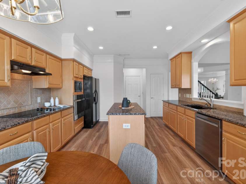 10879 Rogalla Drive, Charlotte, NC 28277.  MLS# CAR4350330, YatesRealty ID 15037. 