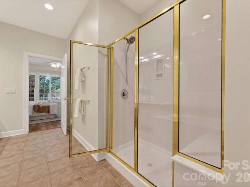 10879 Rogalla Drive, Charlotte, NC 28277.  MLS# CAR4350330, YatesRealty ID 15037. 