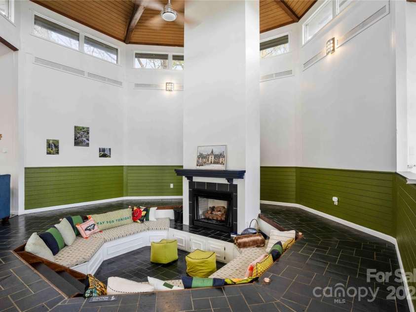 39 Tatham Road, Hendersonville, NC 28792.  MLS# CAR4249266, YatesRealty ID 15039. 