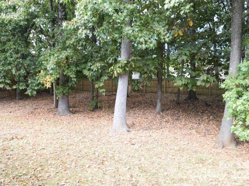 10214 Stoneykirk Lane, Charlotte, NC 28269.  MLS# CAR4327796, YatesRealty ID 1504. 