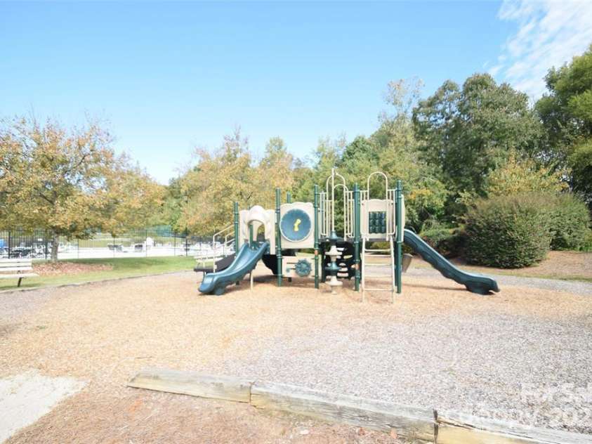 10214 Stoneykirk Lane, Charlotte, NC 28269.  MLS# CAR4327796, YatesRealty ID 1504. 