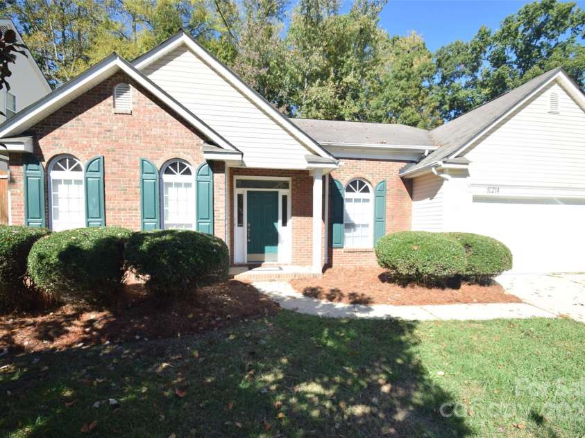 10214 Stoneykirk Lane, Charlotte, NC 28269.  MLS# CAR4327796, YatesRealty ID 1504. 