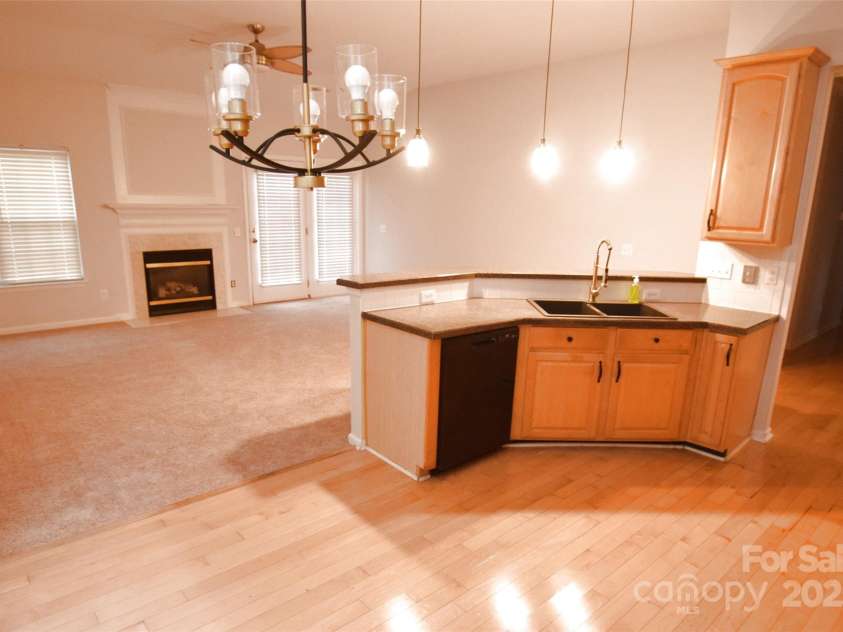 10214 Stoneykirk Lane, Charlotte, NC 28269.  MLS# CAR4327796, YatesRealty ID 1504. 