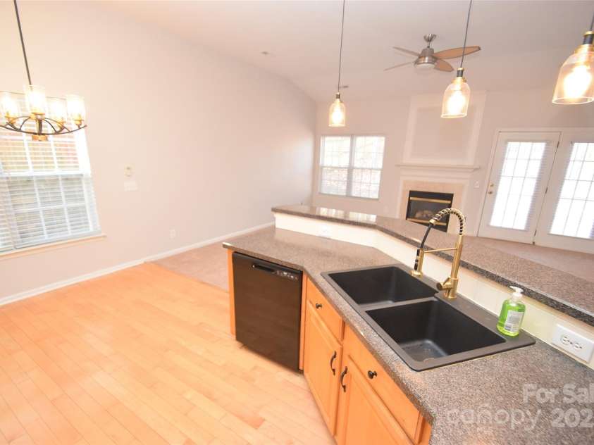 10214 Stoneykirk Lane, Charlotte, NC 28269.  MLS# CAR4327796, YatesRealty ID 1504. 