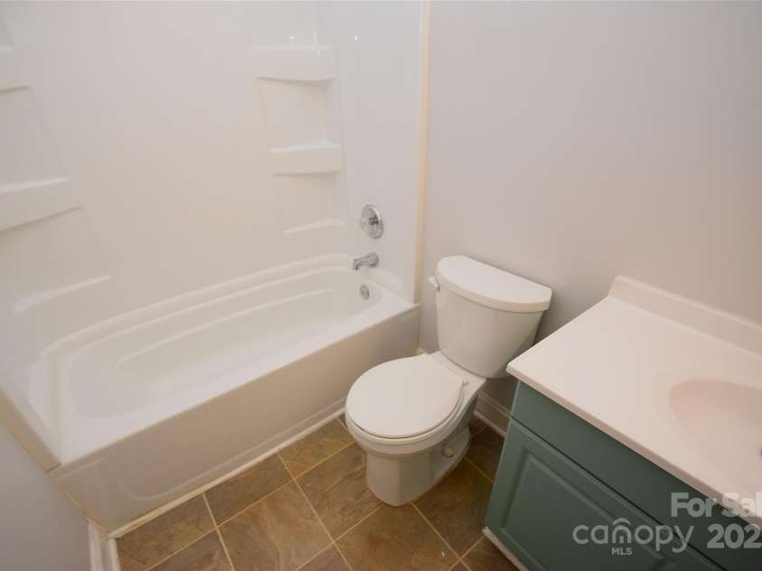 10214 Stoneykirk Lane, Charlotte, NC 28269.  MLS# CAR4327796, YatesRealty ID 1504. 