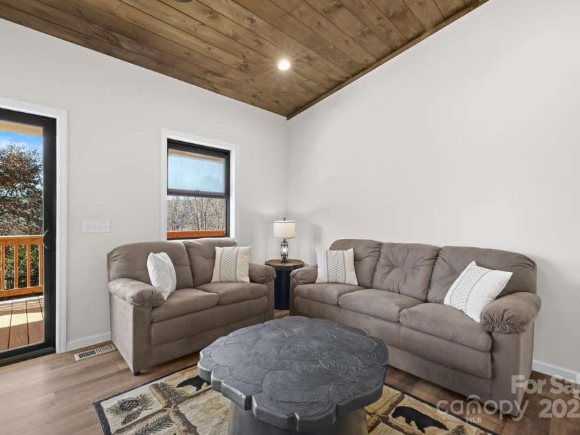 90 Park Street Street, Bryson City, NC 28713.  MLS# CAR4314470, YatesRealty ID 1504. 