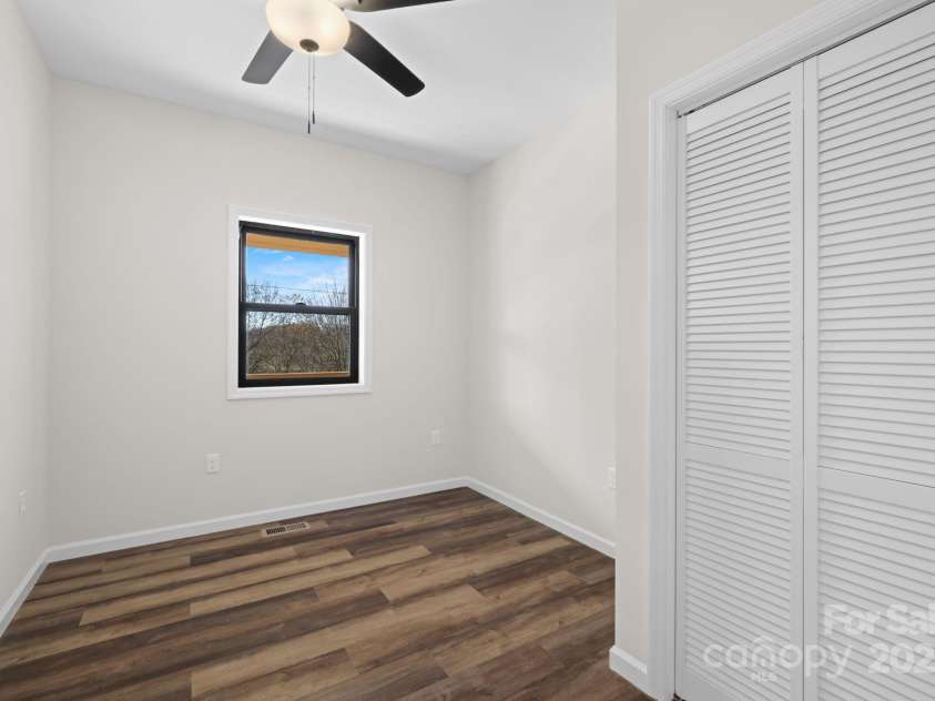 90 Park Street Street, Bryson City, NC 28713.  MLS# CAR4314470, YatesRealty ID 1504. 