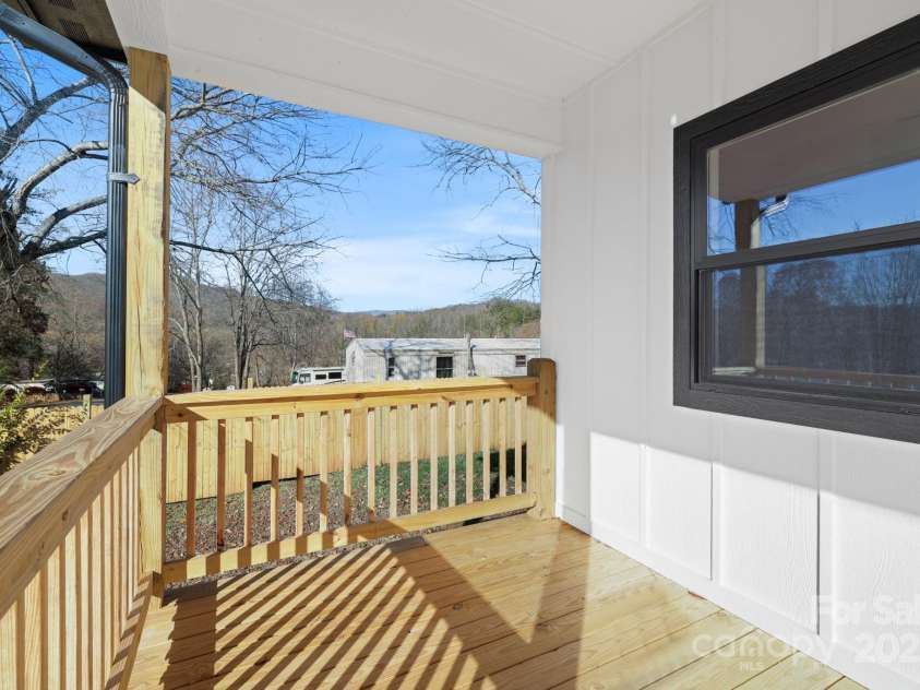 90 Park Street Street, Bryson City, NC 28713.  MLS# CAR4314470, YatesRealty ID 1504. 
