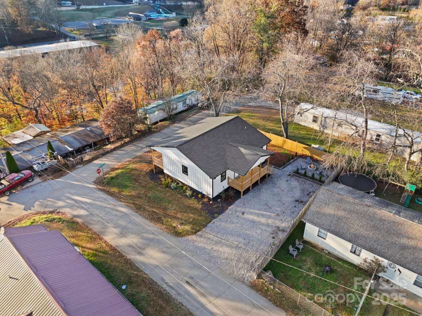 90 Park Street Street, Bryson City, NC 28713.  MLS# CAR4314470, YatesRealty ID 1504. 