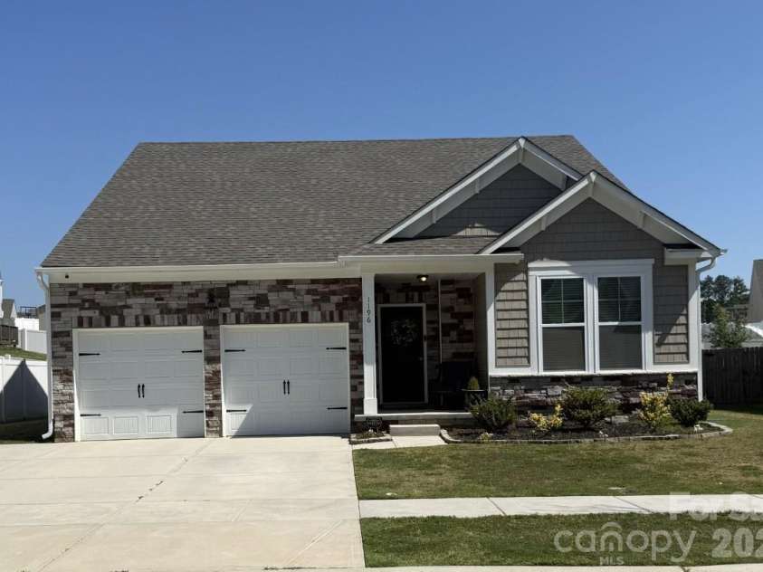 1196 Cavalier Lane, Rock Hill, SC 29730.  MLS# CAR4349940, YatesRealty ID 15041. 