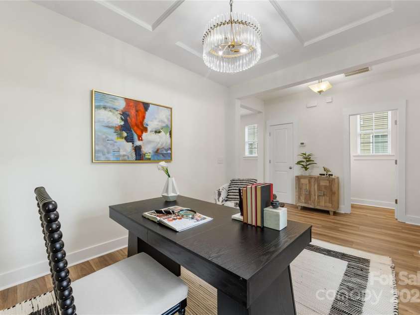 2638 Double Oaks Road, Charlotte, NC 28206.  MLS# CAR4252717, YatesRealty ID 15041. 