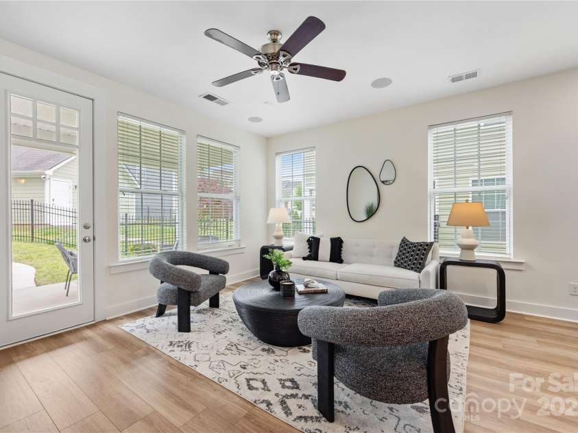 2638 Double Oaks Road, Charlotte, NC 28206.  MLS# CAR4252717, YatesRealty ID 15041. 