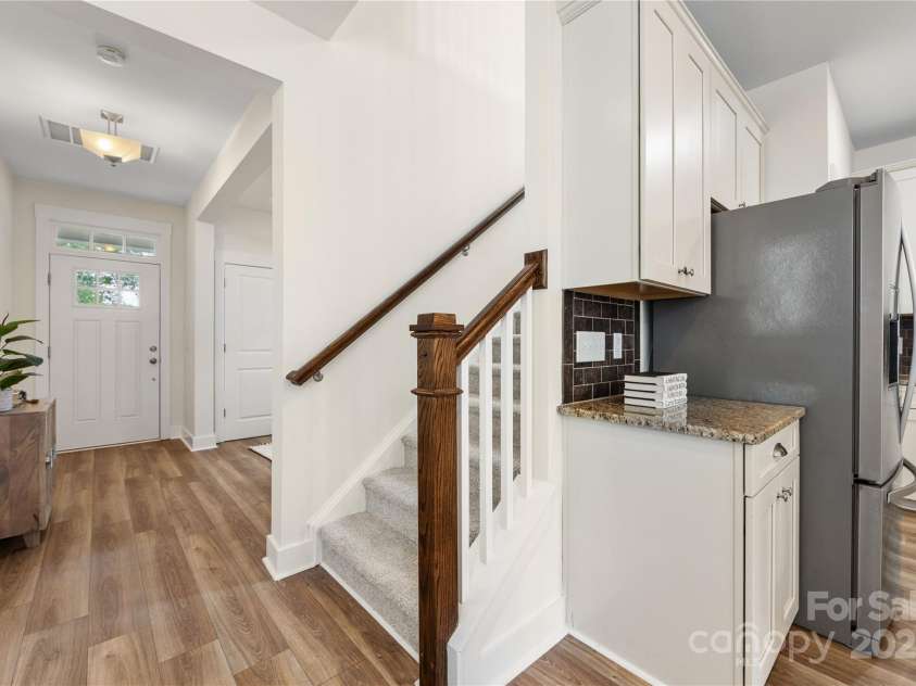 2638 Double Oaks Road, Charlotte, NC 28206.  MLS# CAR4252717, YatesRealty ID 15041. 