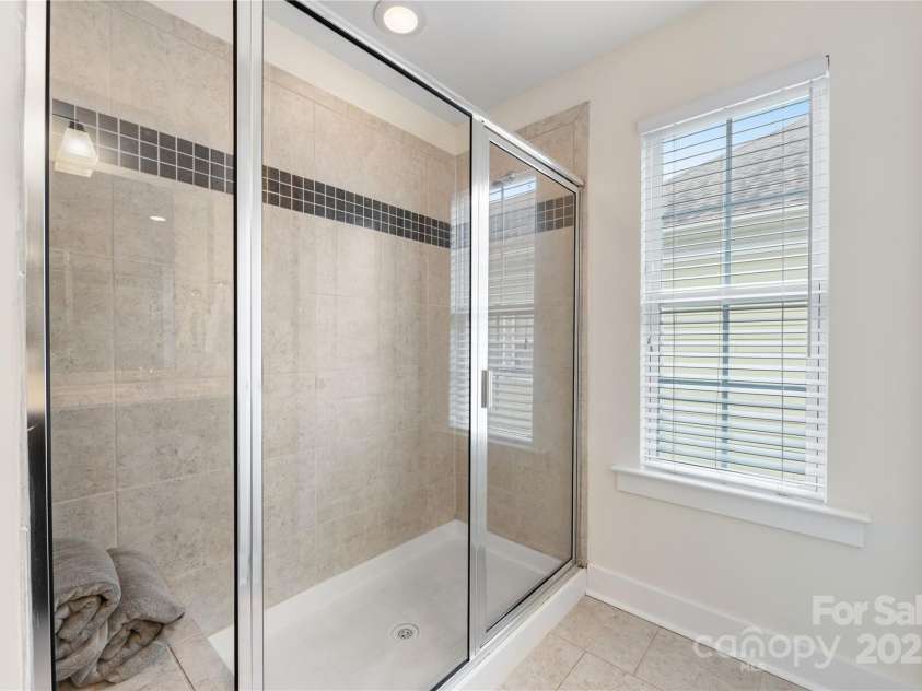 2638 Double Oaks Road, Charlotte, NC 28206.  MLS# CAR4252717, YatesRealty ID 15041. 