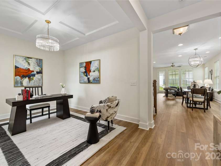2638 Double Oaks Road, Charlotte, NC 28206.  MLS# CAR4252717, YatesRealty ID 15041. Lovely office space with coffered ceiling, or main level playroom.