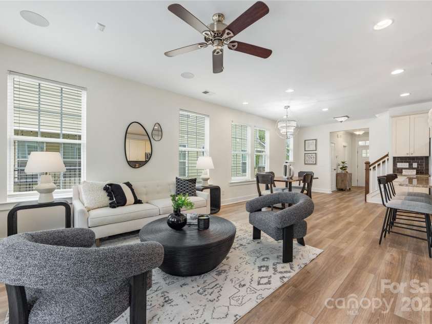 2638 Double Oaks Road, Charlotte, NC 28206.  MLS# CAR4252717, YatesRealty ID 15041. Synch your tunes with the surround sound speakers!