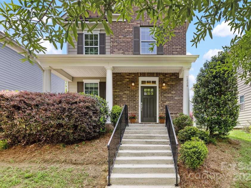 2638 Double Oaks Road, Charlotte, NC 28206.  MLS# CAR4252717, YatesRealty ID 15041. Welcome to Brightwalk, a vibrant, thriving community just minutes from Uptown.   Large front porch offers room for rocking chairs, and a place to greet your neighbors.