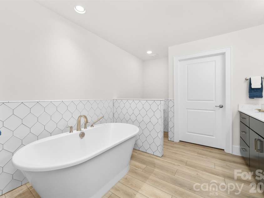 14015 Cameryn Elise Drive, Cornelius, NC 28031.  MLS# CAR4340898, YatesRealty ID 15043. 