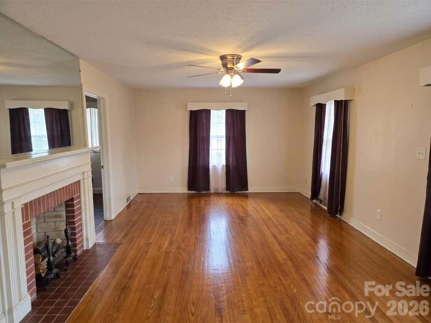516 Mulberry Street, Statesville, NC 28677.  MLS# CAR4332832, YatesRealty ID 15043. 