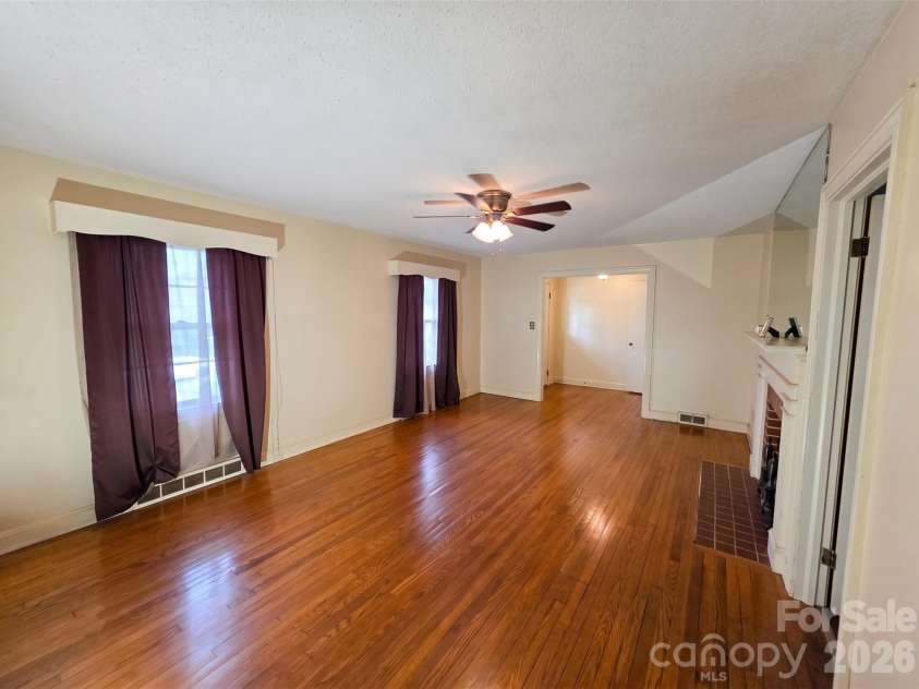 516 Mulberry Street, Statesville, NC 28677.  MLS# CAR4332832, YatesRealty ID 15043. 