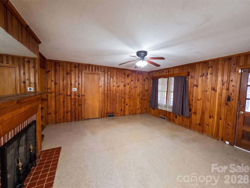 516 Mulberry Street, Statesville, NC 28677.  MLS# CAR4332832, YatesRealty ID 15043. 