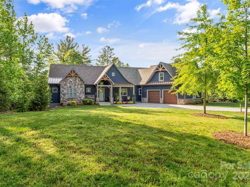 1289 Northview Drive, Morganton, NC 28655.  MLS# CAR4237998, YatesRealty ID 15044. 