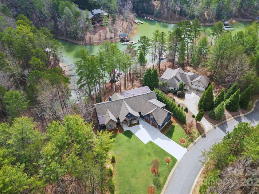 1289 Northview Drive, Morganton, NC 28655.  MLS# CAR4237998, YatesRealty ID 15044. 