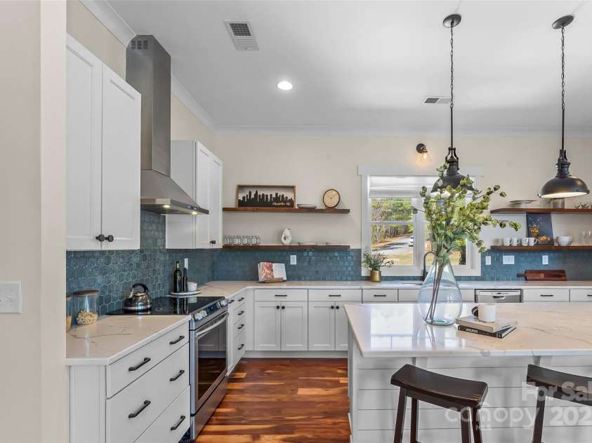 1289 Northview Drive, Morganton, NC 28655.  MLS# CAR4237998, YatesRealty ID 15044. 