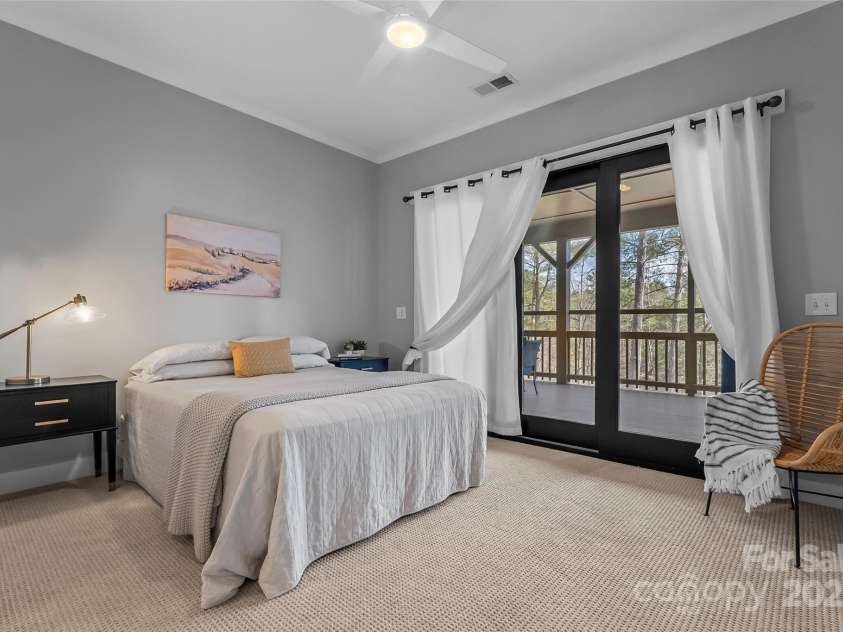 1289 Northview Drive, Morganton, NC 28655.  MLS# CAR4237998, YatesRealty ID 15044. 