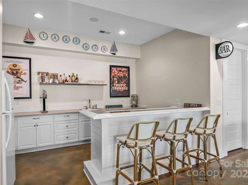 1289 Northview Drive, Morganton, NC 28655.  MLS# CAR4237998, YatesRealty ID 15044. 