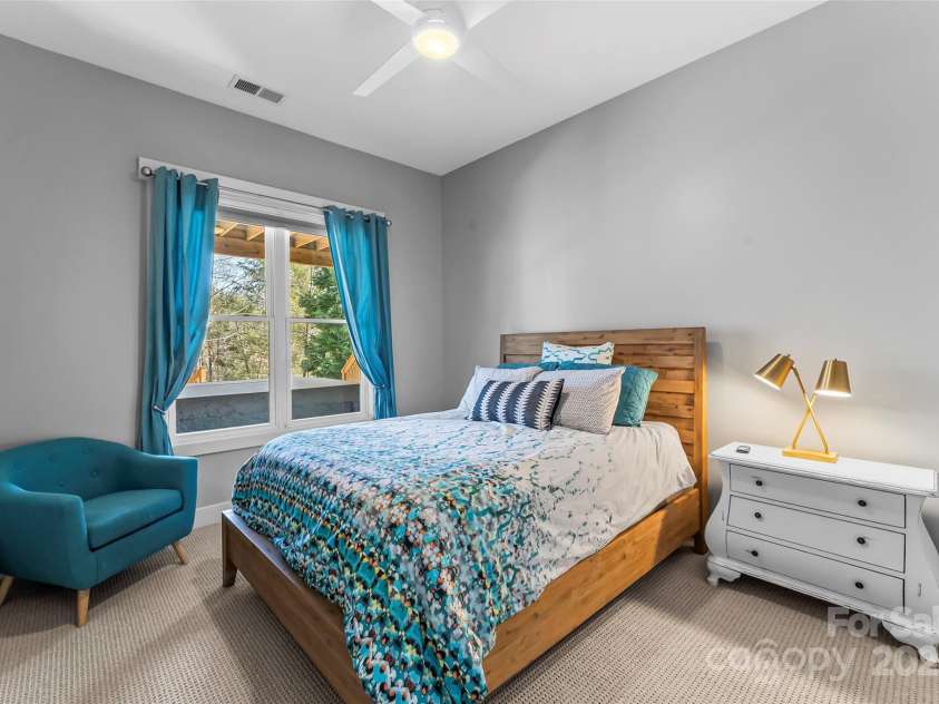 1289 Northview Drive, Morganton, NC 28655.  MLS# CAR4237998, YatesRealty ID 15044. 