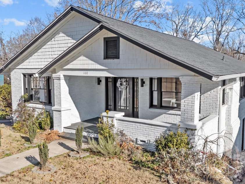 100 Brevard Road, Asheville, NC 28806.  MLS# CAR4293602, YatesRealty ID 15045. 