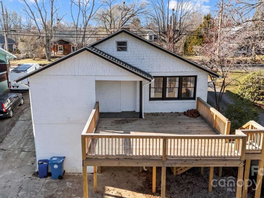 100 Brevard Road, Asheville, NC 28806.  MLS# CAR4293602, YatesRealty ID 15045. 