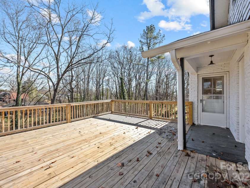 100 Brevard Road, Asheville, NC 28806.  MLS# CAR4293602, YatesRealty ID 15045. 