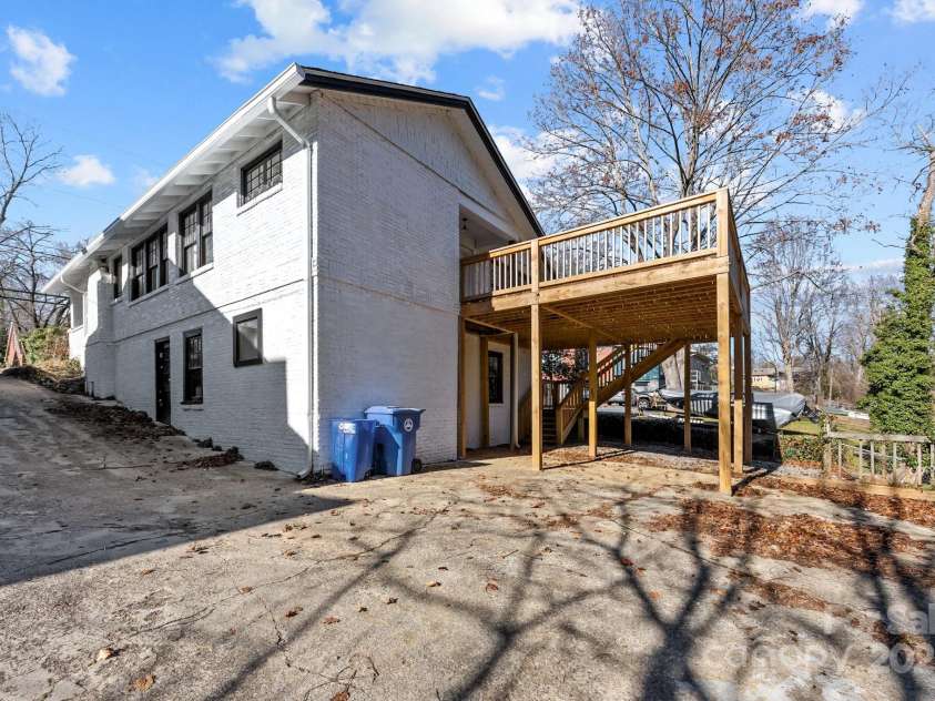 100 Brevard Road, Asheville, NC 28806.  MLS# CAR4293602, YatesRealty ID 15045. 