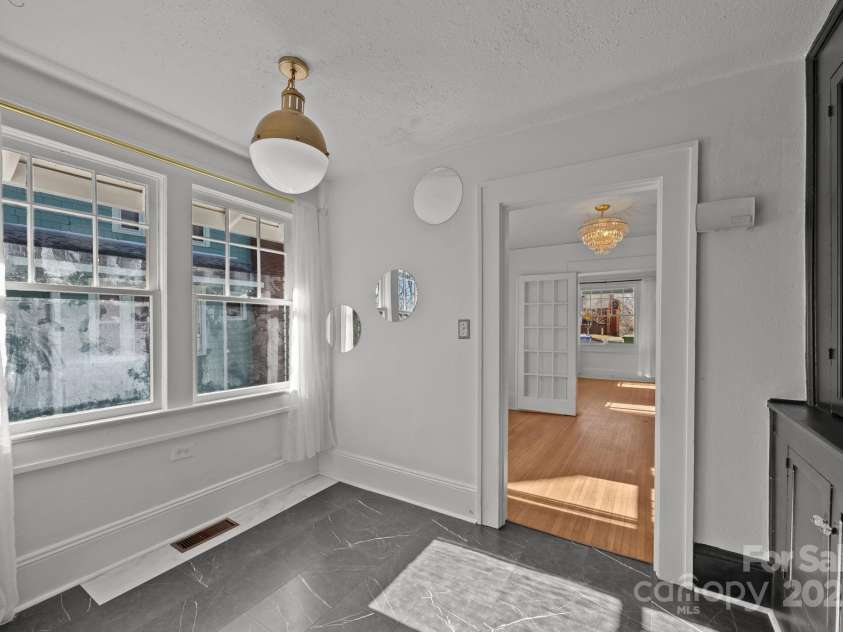 100 Brevard Road, Asheville, NC 28806.  MLS# CAR4293602, YatesRealty ID 15045. 