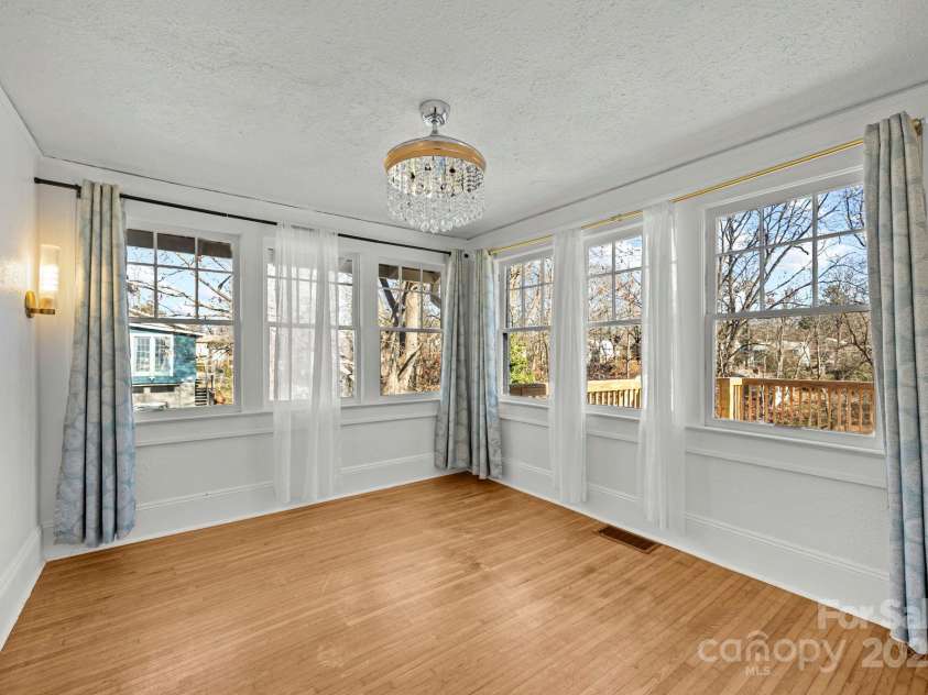 100 Brevard Road, Asheville, NC 28806.  MLS# CAR4293602, YatesRealty ID 15045. 