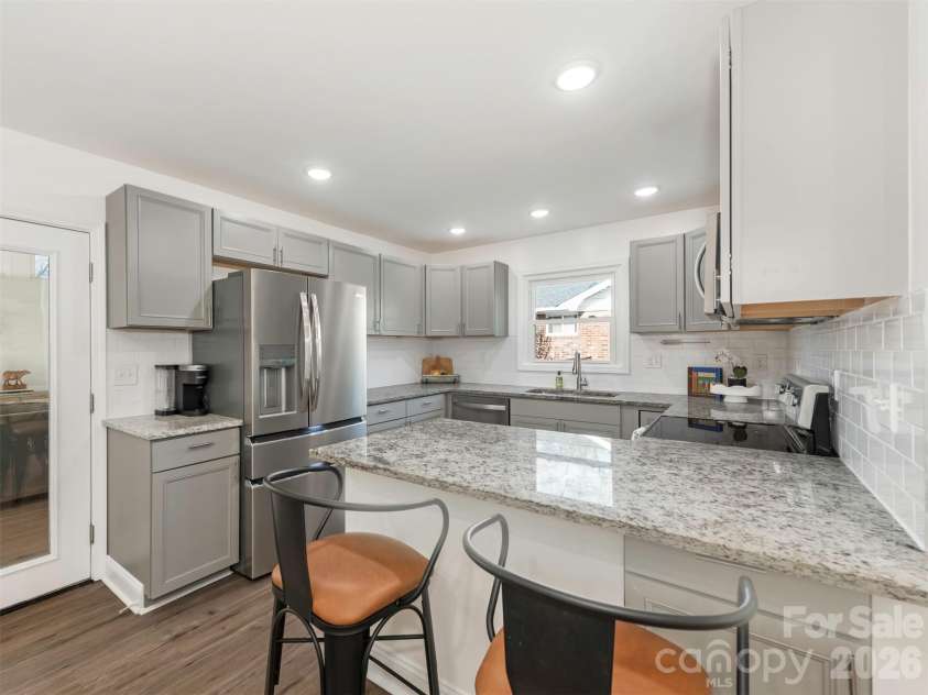4014 Fieldcrest Road, Charlotte, NC 28217.  MLS# CAR4341849, YatesRealty ID 15046. 