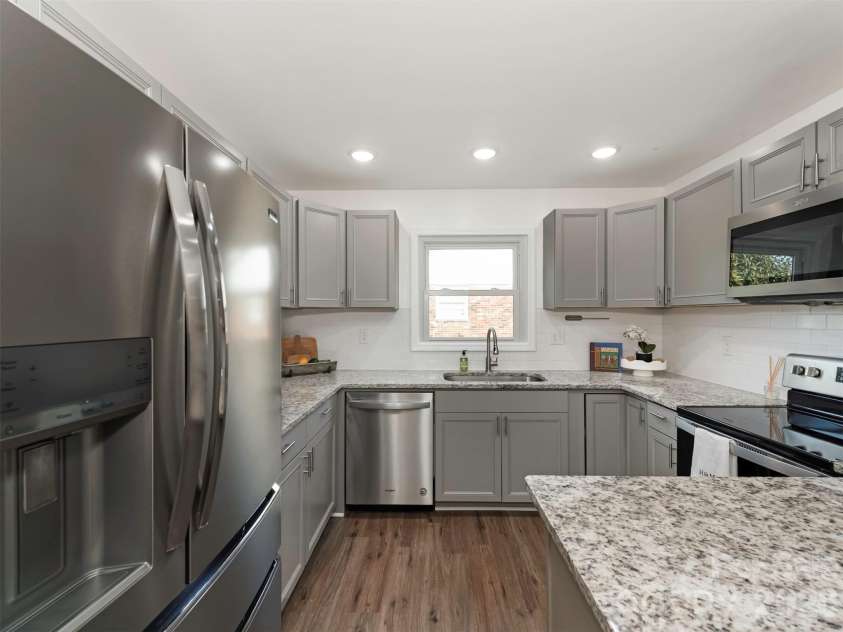 4014 Fieldcrest Road, Charlotte, NC 28217.  MLS# CAR4341849, YatesRealty ID 15046. 