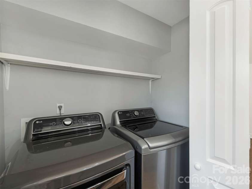 4014 Fieldcrest Road, Charlotte, NC 28217.  MLS# CAR4341849, YatesRealty ID 15046. 