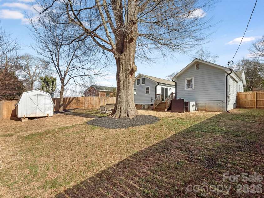 4014 Fieldcrest Road, Charlotte, NC 28217.  MLS# CAR4341849, YatesRealty ID 15046. 