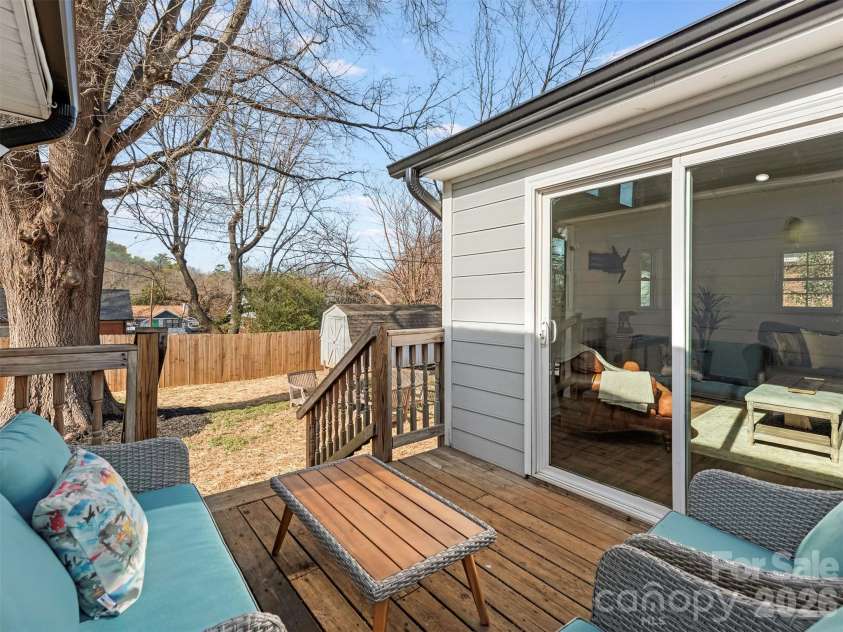4014 Fieldcrest Road, Charlotte, NC 28217.  MLS# CAR4341849, YatesRealty ID 15046. 