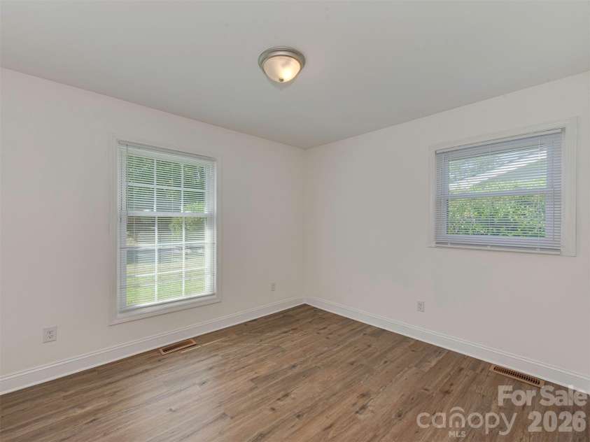 4014 Fieldcrest Road, Charlotte, NC 28217.  MLS# CAR4341849, YatesRealty ID 15046. 