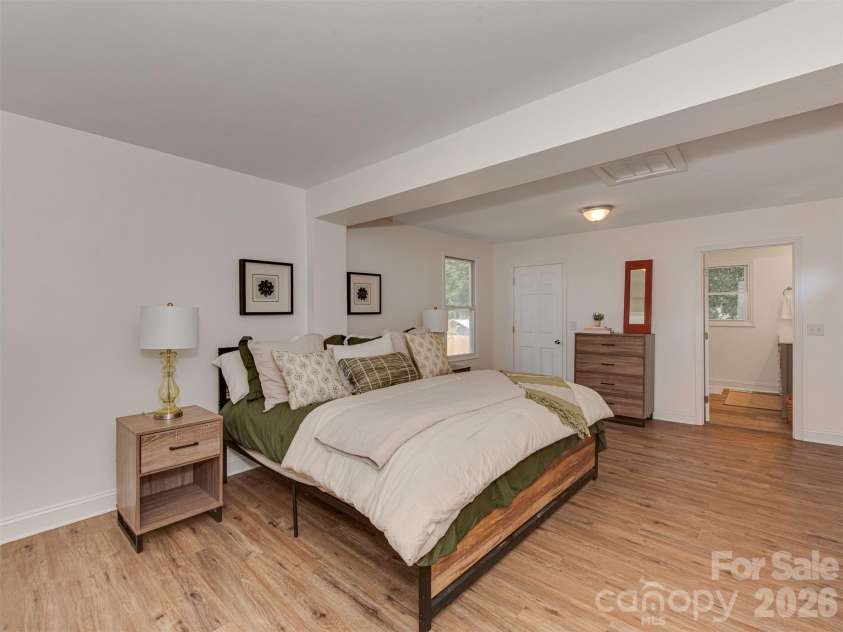 4014 Fieldcrest Road, Charlotte, NC 28217.  MLS# CAR4341849, YatesRealty ID 15046. 