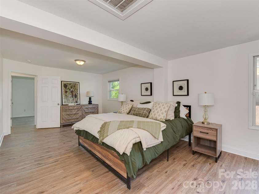 4014 Fieldcrest Road, Charlotte, NC 28217.  MLS# CAR4341849, YatesRealty ID 15046. 